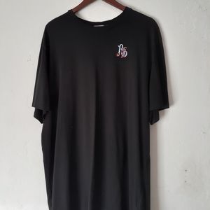 Robert Graham Tshirt